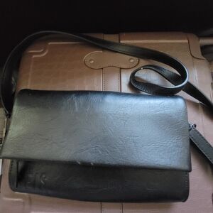 Beis Black Crossbody Wallet Purse
